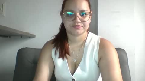 Lary online show from October 8, 2025, 4:04 pm