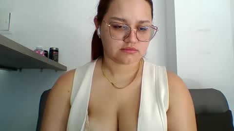 Lary online show from November 7, 2025, 3:23 pm