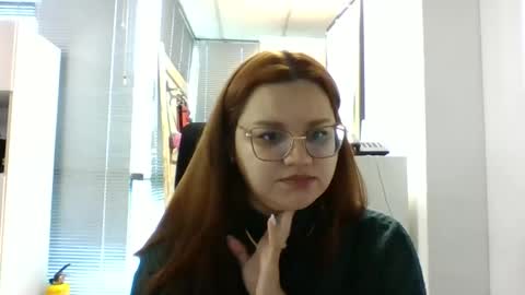Lary online show from December 1, 2025, 1:49 pm