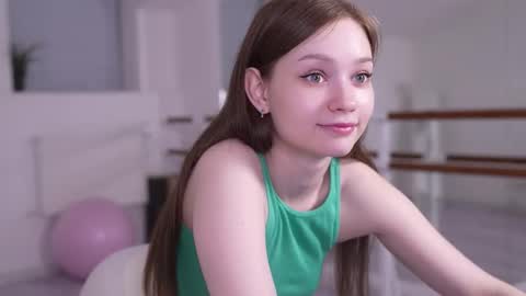  SHEILA  online show from September 13, 2025, 10:53 pm