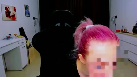 Nicole online show from December 5, 2024, 3:37 am