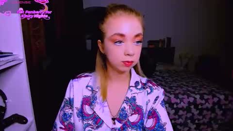 Nicole online show from November 21, 2025, 8:35 am