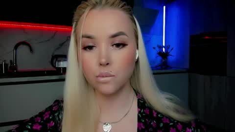 Snapshot of blond_diamond chatting on January 14, 2025, 3:32 am Lana online show from January 14, 2025, 3:32 am