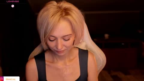 blond_ice_ann online show from April 25, 2026, 9:56 pm