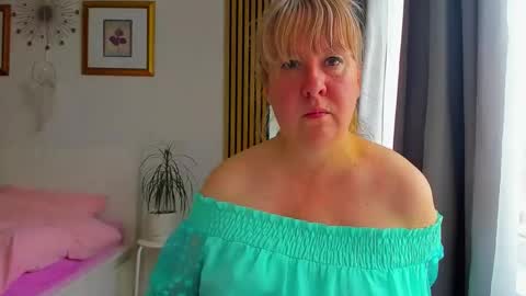 Nicole online show from May 18, 2026, 4:13 pm