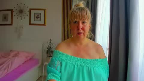 Nicole online show from May 30, 2026, 5:10 pm