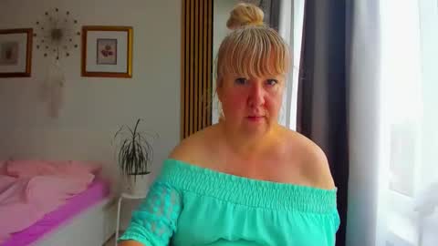 Nicole online show from May 31, 2026, 5:20 pm