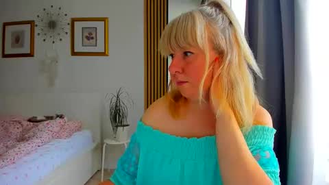 Nicole online show from June 8, 2026, 3:45 pm
