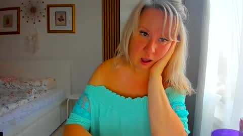 Nicole online show from July 28, 2026, 6:20 pm