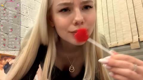 Aria  online show from March 15, 2026, 10:05 pm