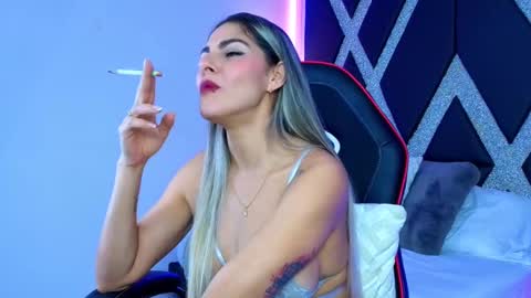 Snapshot of blonde_cat1515 chatting on October 7, 2025, 2:20 am alejandra online show from October 7, 2025, 2:20 am