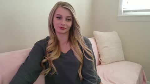 Snapshot of blonde_stella chatting on November 11, 2025, 5:24 pm Blonde Stella online show from November 11, 2025, 5:24 pm