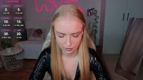 Nessa online show from April 27, 2026, 12:03 pm