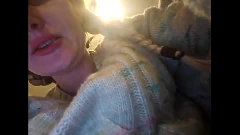 Snapshot of blondebellaaa3 chatting on January 14, 2025, 3:01 am Gia online show from January 14, 2025, 3:01 am