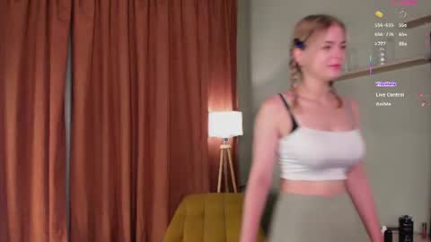 Snapshot of blondensinful chatting on July 16, 2026, 8:20 am blondensinful online show from July 16, 2026, 8:20 am