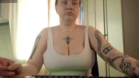 Snapshot of blondestetic chatting on June 9, 2026, 6:47 am Mommy online show from June 9, 2026, 6:47 am