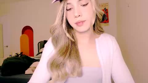 zoey  madisson 3 online show from December 18, 2025, 2:17 am