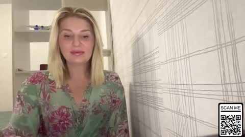 Snapshot of blondie_xoxoxo chatting on October 31, 2025, 7:37 pm blondie_xoxoxo online show from October 31, 2025, 7:37 pm