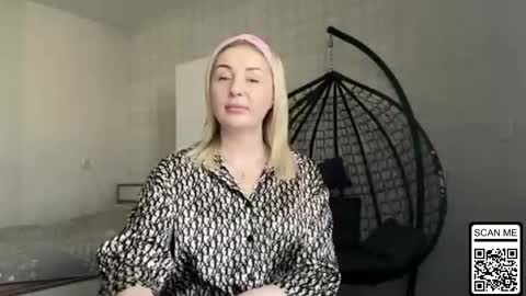 Snapshot of blondie_xoxoxo chatting on May 5, 2026, 6:54 am blondie_xoxoxo online show from May 5, 2026, 6:54 am