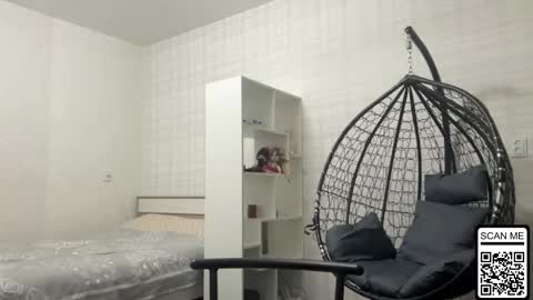 Snapshot of blondie_xoxoxo chatting on May 5, 2026, 7:33 pm blondie_xoxoxo online show from May 5, 2026, 7:33 pm