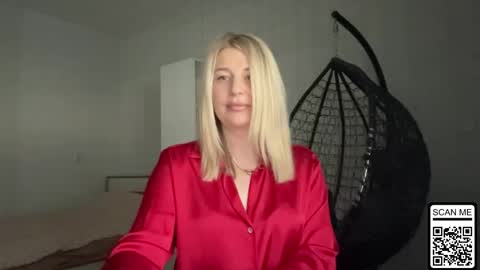 Snapshot of blondie_xoxoxo chatting on June 1, 2026, 7:43 am blondie_xoxoxo online show from June 1, 2026, 7:43 am