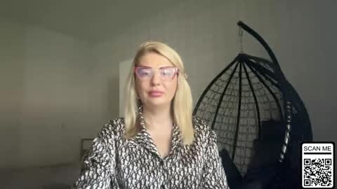 Snapshot of blondie_xoxoxo chatting on June 10, 2026, 8:13 am blondie_xoxoxo online show from June 10, 2026, 8:13 am