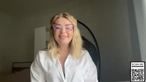 blondie_xoxoxo online show from June 26, 2026, 10:52 am