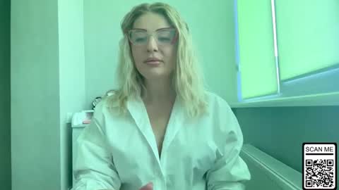 blondie_xoxoxo online show from July 12, 2026, 10:06 am