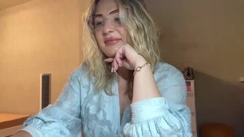 blondie_xoxoxo online show from August 1, 2026, 1:38 am