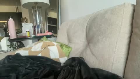 IM TRYNG online show from December 21, 2025, 7:32 pm