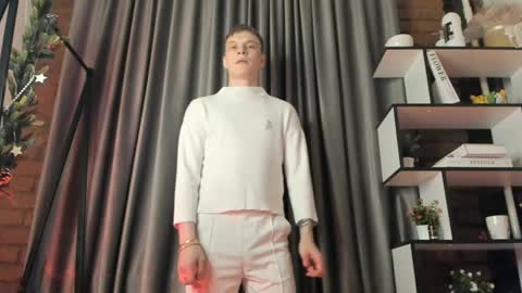 Alik online show from April 15, 2026, 8:31 pm