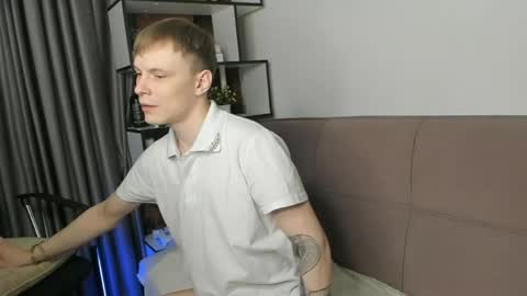 Snapshot of blondvibe chatting on April 21, 2026, 10:01 pm Alik online show from April 21, 2026, 10:01 pm