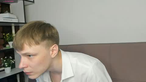 Snapshot of blondvibe chatting on April 23, 2026, 9:06 pm Alik online show from April 23, 2026, 9:06 pm