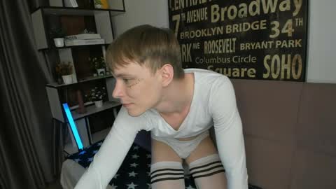 Snapshot of blondvibe chatting on May 21, 2026, 9:00 pm Alik online show from May 21, 2026, 9:00 pm