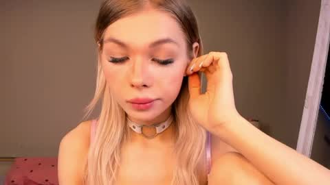 Snapshot of blondy_fina chatting on May 12, 2026, 4:53 am blondy_fina online show from May 12, 2026, 4:53 am