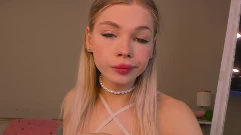 Snapshot of blondy_fina chatting on May 13, 2026, 4:54 am blondy_fina online show from May 13, 2026, 4:54 am