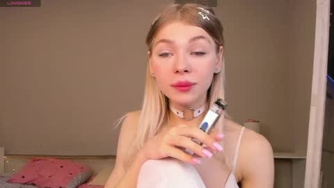 Snapshot of blondy_fina chatting on May 24, 2026, 4:28 am blondy_fina online show from May 24, 2026, 4:28 am