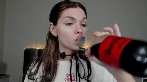 Snapshot of blondy_fina chatting on July 7, 2026, 4:37 am blondy_fina online show from July 7, 2026, 4:37 am