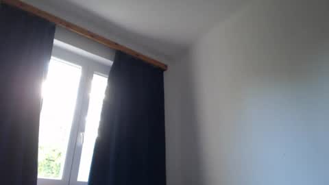 Snapshot of blondyelena chatting on June 15, 2026, 5:42 am blondyelena online show from June 15, 2026, 5:42 am