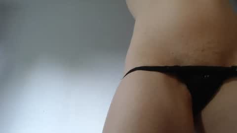 blondyelena online show from July 27, 2026, 6:31 am