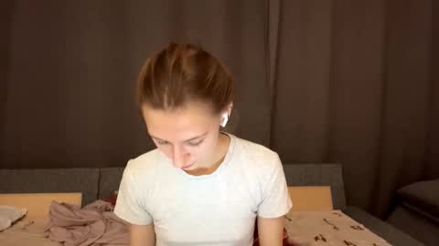 Snapshot of bloody_babe chatting on December 5, 2025, 8:49 pm Brook online show from December 5, 2025, 8:49 pm