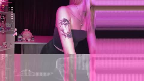 dear eva 3 online show from March 13, 2026, 5:19 pm