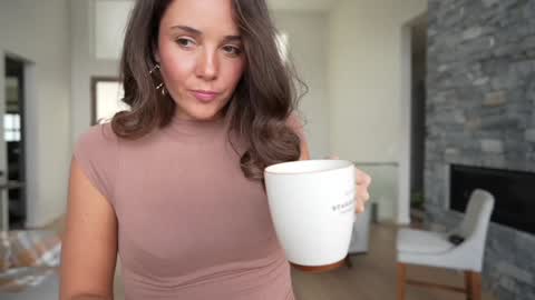 Snapshot of bloomyogi chatting on December 8, 2024, 7:11 pm Emma Bloom online show from December 8, 2024, 7:11 pm