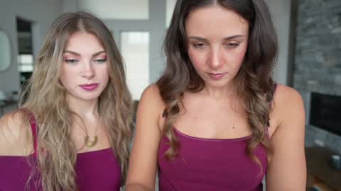 Snapshot of bloomyogi chatting on January 3, 2025, 8:01 pm Emma Bloom online show from January 3, 2025, 8:01 pm