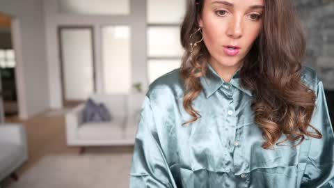 Snapshot of bloomyogi chatting on January 12, 2025, 8:36 pm Emma Bloom online show from January 12, 2025, 8:36 pm