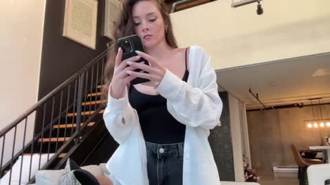 Snapshot of bloomyogi chatting on December 21, 2025, 8:27 pm Emma Bloom online show from December 21, 2025, 8:27 pm