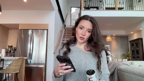 Snapshot of bloomyogi chatting on January 8, 2026, 8:33 pm Emma Bloom online show from January 8, 2026, 8:33 pm