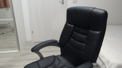 Juliet online show from October 8, 2025, 4:26 pm