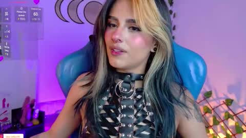 Snapshot of blue_kittenn chatting on September 11, 2025, 9:26 pm blue_kittenn online show from September 11, 2025, 9:26 pm