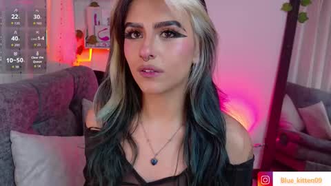 Snapshot of blue_kittenn chatting on November 29, 2025, 4:37 am blue_kittenn online show from November 29, 2025, 4:37 am